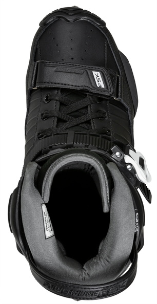 The black HC EVO Pro, the urban inline skate of Powerslide with three wheels of 90 mm, seen from above